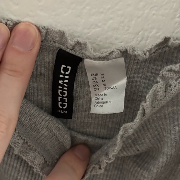 Cropped ribbed grey tank top in size medium with crochet lace detail and bow! - Picture 3 of 5